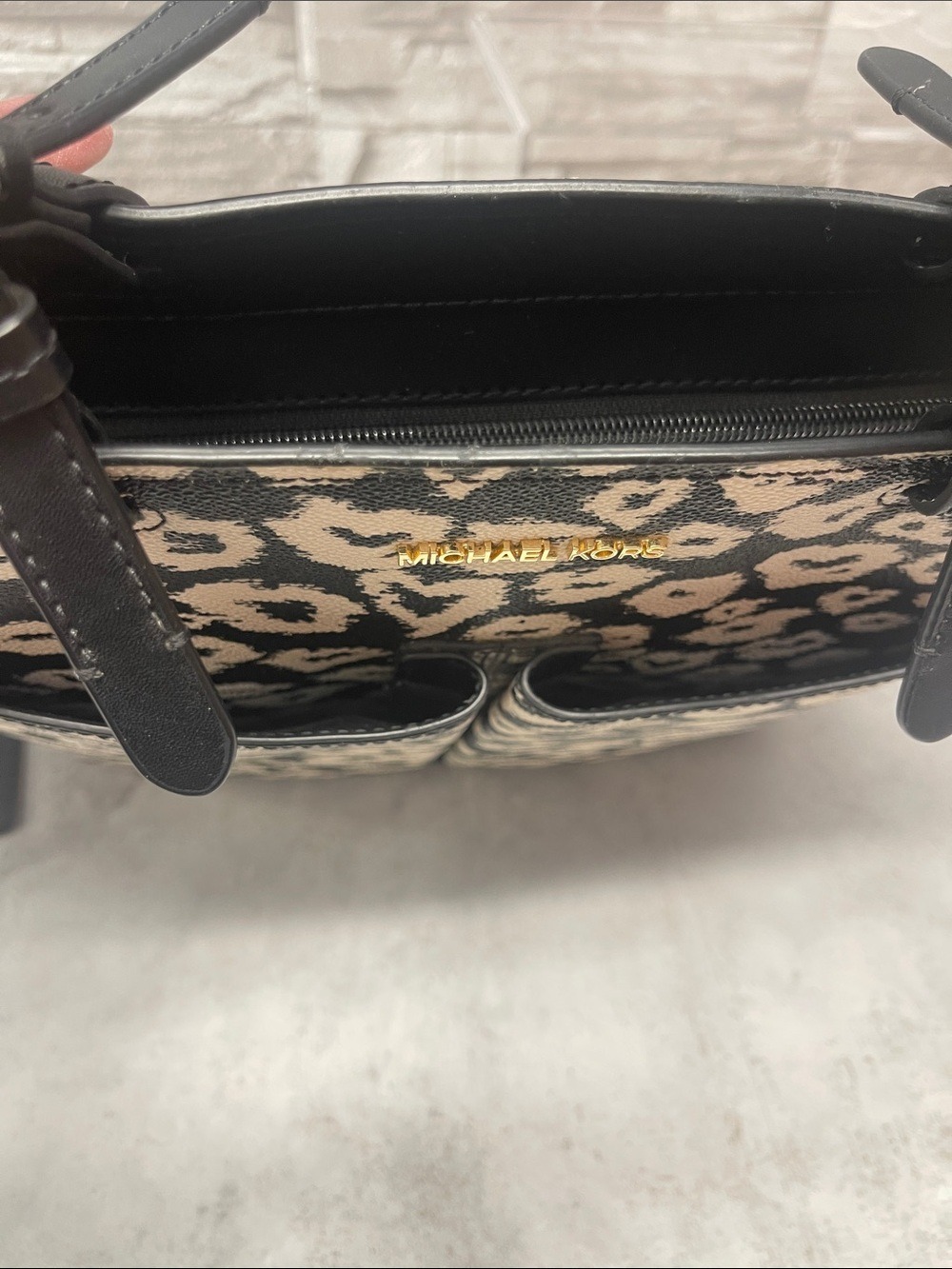 Michael Kors Heart Leopard Print Pocket Tote & Matching Wallet Black White - Picture 10 of 10